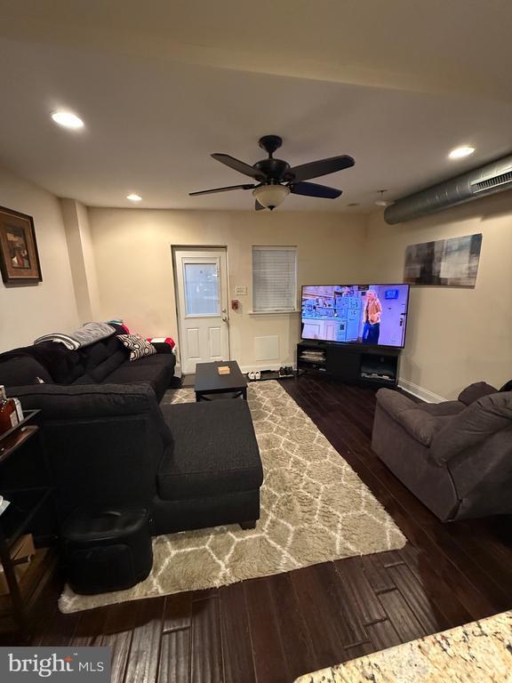 Building Photo - 6110 Ridge Ave