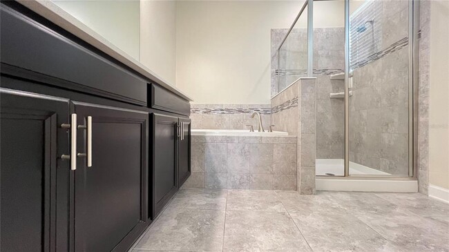 Building Photo - 15079 Evergreen Oak Loop