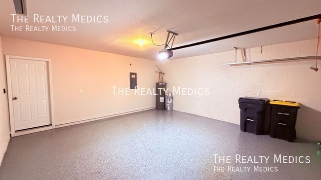 Building Photo - 702 Alta Vista Ct