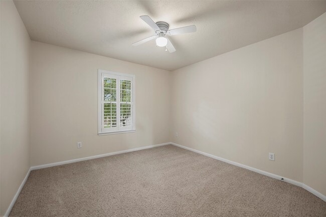 Building Photo - 22110 Field Green Dr