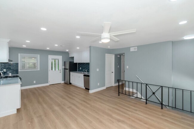 Building Photo - WELCOME HOME!