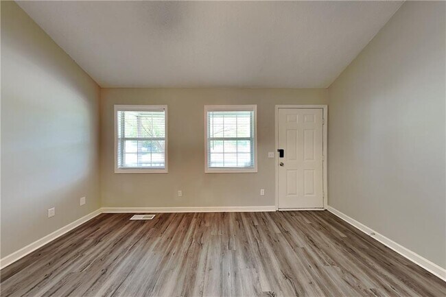 Building Photo - 3784 Cherokee Overlook Dr