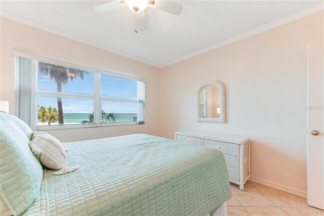 Building Photo - 880 Mandalay Ave