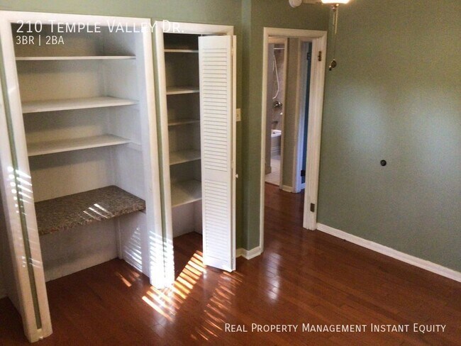 Building Photo - 210 Temple Valley Dr