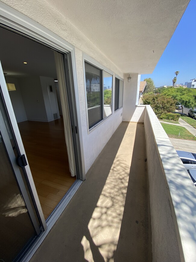 Building Photo - 3761 Vinton Ave