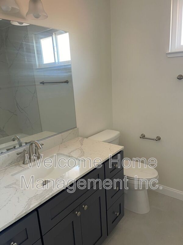 Building Photo - 16233 San Remo Dr