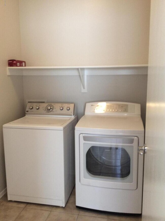 Building Photo - 44812 Paraiso Ln