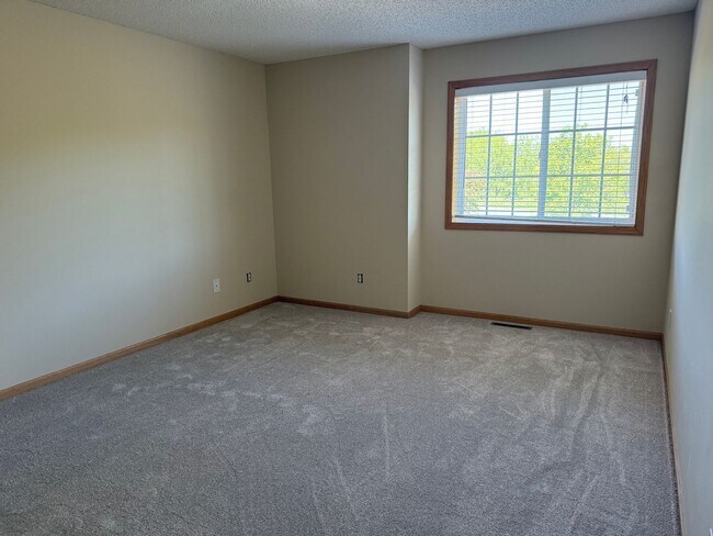 Building Photo - Easy Living On Gettysburg Way