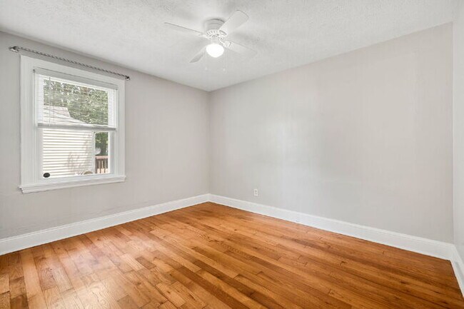 Building Photo - Charming 3-Bedroom, 1 Bath Home located in Sandston-$1750/Mo