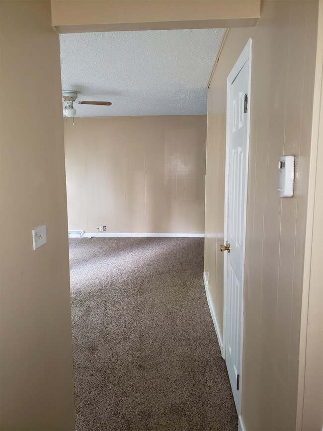 Building Photo - 7802 Ruskin Way