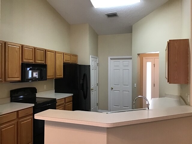 Building Photo - 754 46th Sq