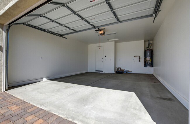 Building Photo - 2 bedroom, 2 bathroom home  in Saddlewood