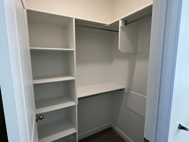 Building Photo - Modern 3-Bedroom Condo in Adventurous Daybreak!