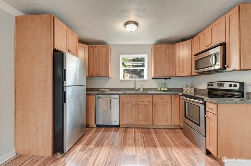 Building Photo - 8147 9th Ave SW