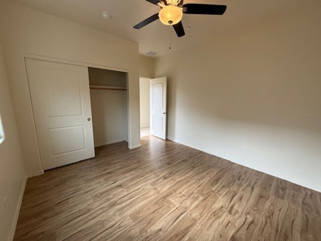 Building Photo - Price Reduced!! 3 bed 2 Bath in The Villas on Elm Contact Property Pros Property Management