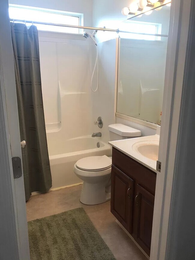 Building Photo - 2242 Stonewood Ln