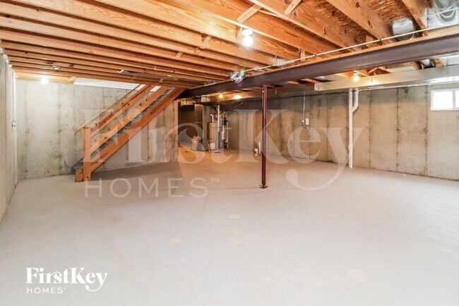 Building Photo - 83 Bayberry Ln