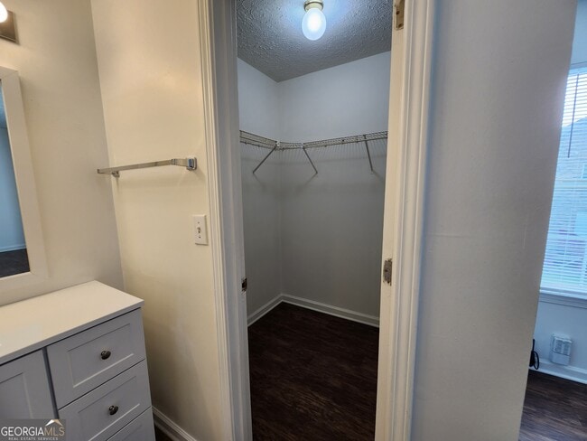 Building Photo - 5960 Batson Ct