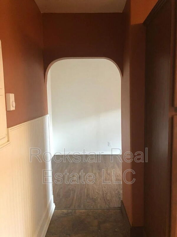 Building Photo - 2017 N Hamilton St