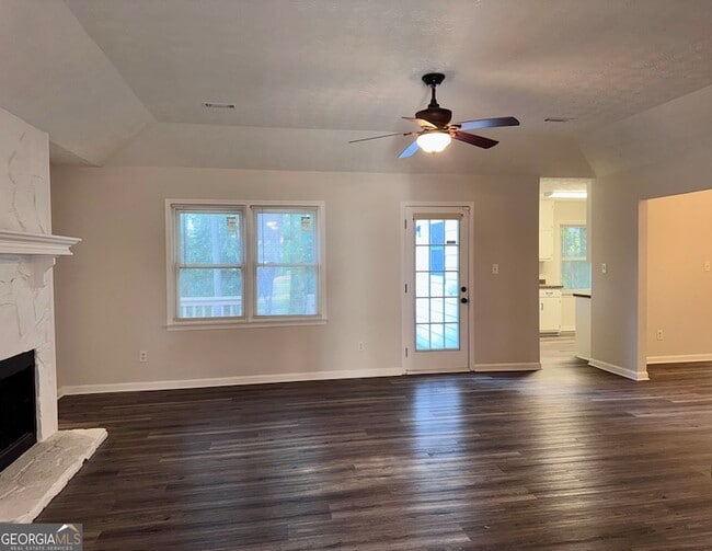 Building Photo - 1052 Terance Ave