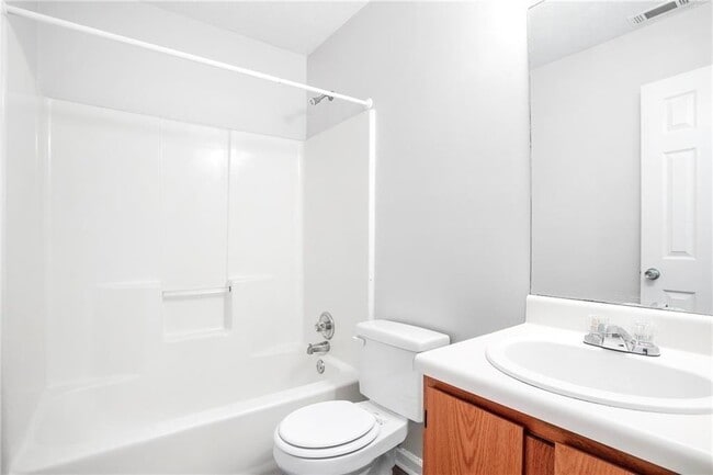 Building Photo - 9211 Fairway Ct
