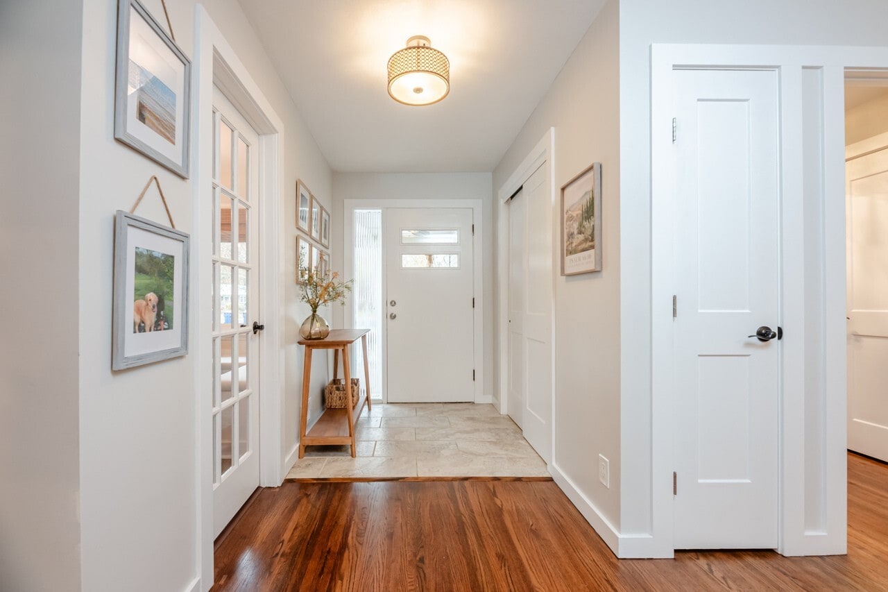 Building Photo - 245 Birch Ln