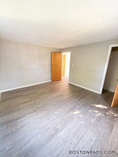 Building Photo - 53 Ridgewood Ln