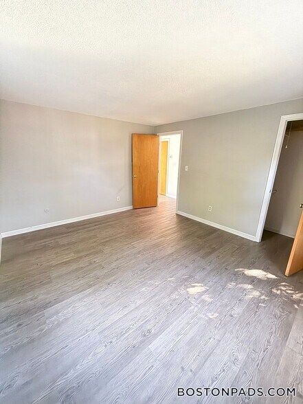 Primary Photo - 53 Ridgewood Ln