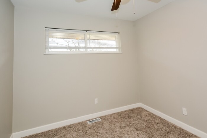 Building Photo - 8879 Zodiac Dr