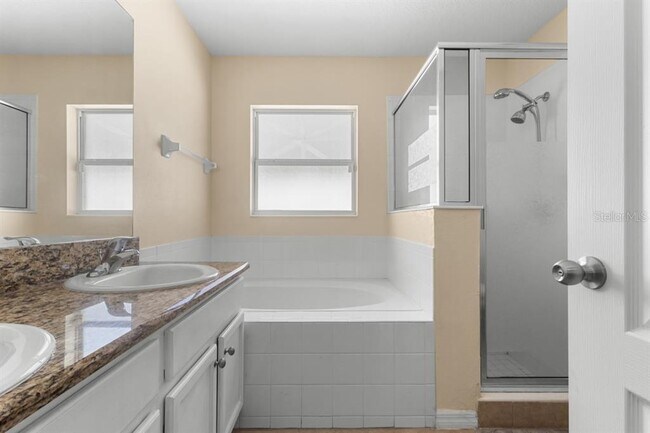 Building Photo - 2438 Brewerton Ln