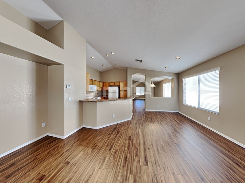 Building Photo - 2037 N 107th Dr