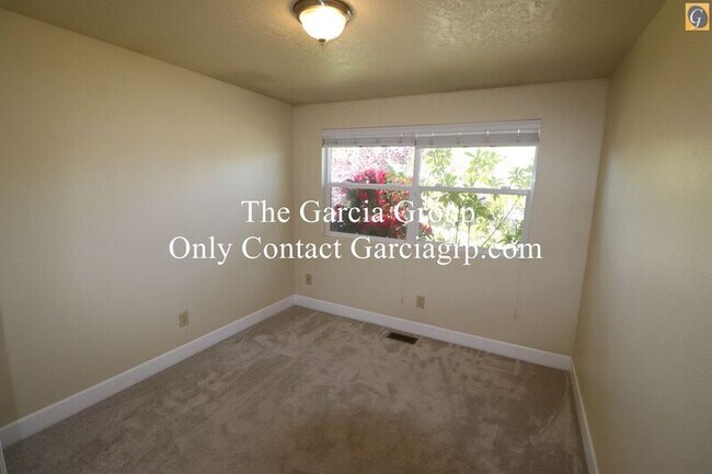 Building Photo - 20540 NW Highland Ct