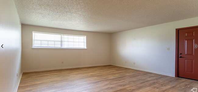 Building Photo - Renovated Apartment- Great OKC Location