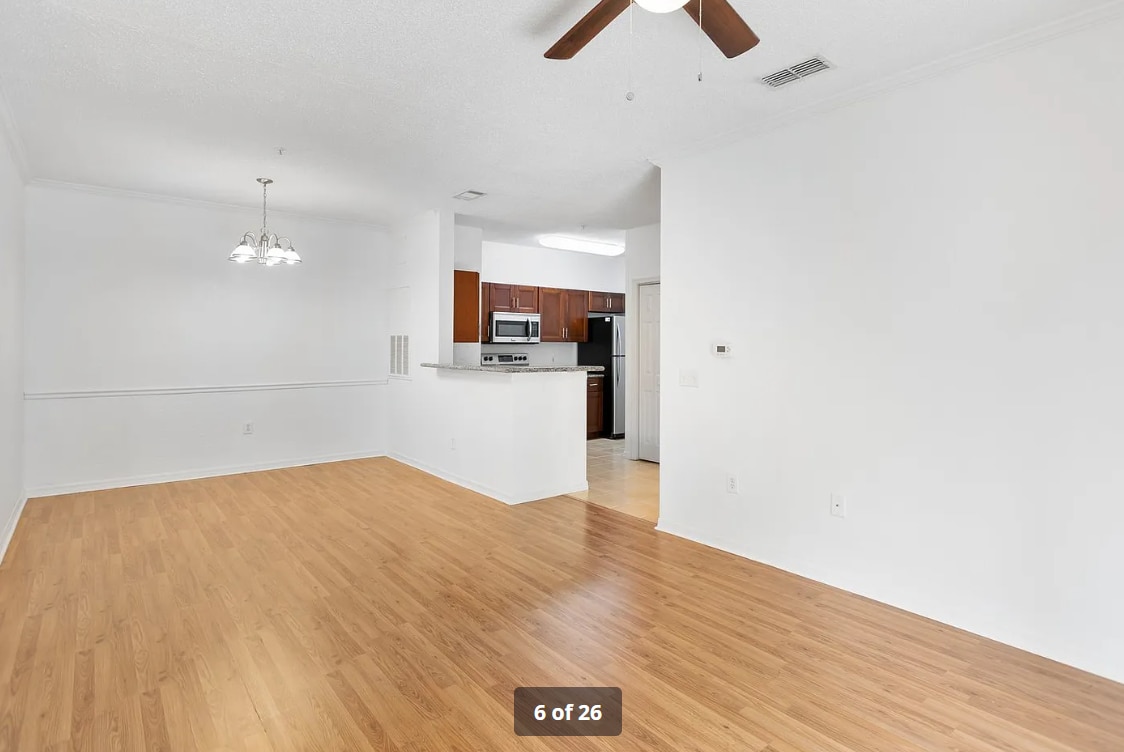 Building Photo - 18001 Richmond Pl Dr