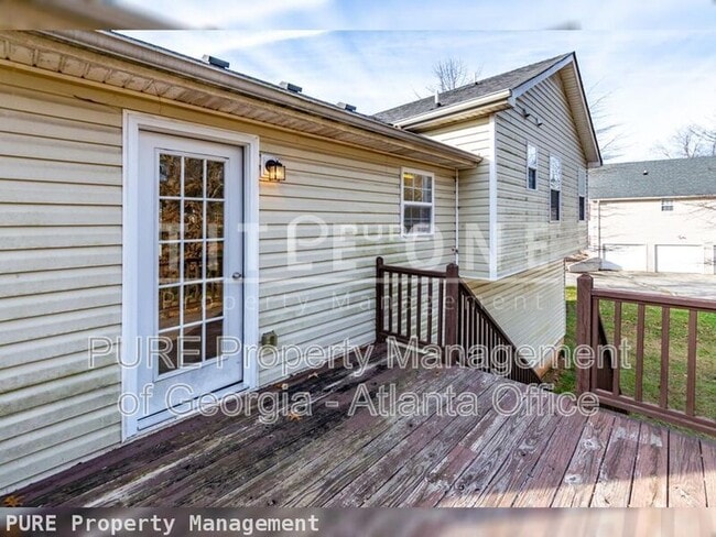 Building Photo - 177 Majesty Dr