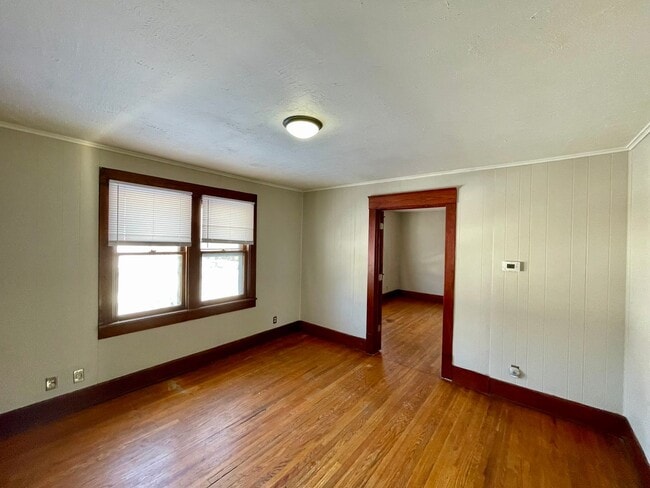 Building Photo - 1501 S Spring St