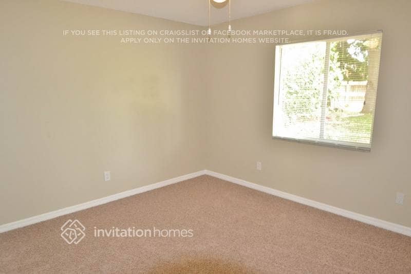 Building Photo - 3121 Silver Palm Dr