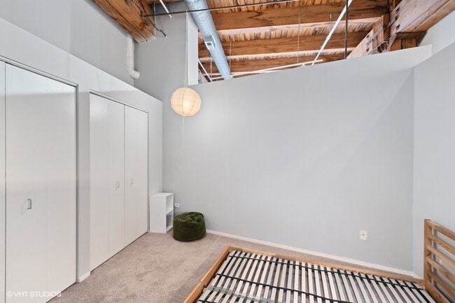 Building Photo - 360 W Illinois St