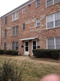 Building Photo - 2527 Hydraulic Rd