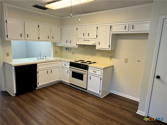 Building Photo - 118 Rattan Dr