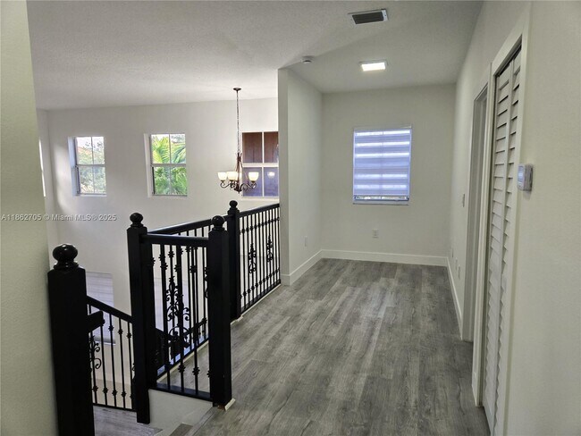 Building Photo - 3124 SW 154th Pl