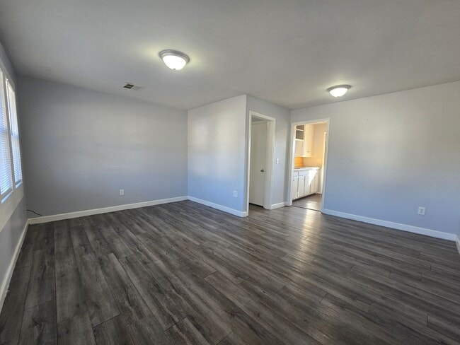 Building Photo - 2 bed, 1 bath in Shawnee, OK!