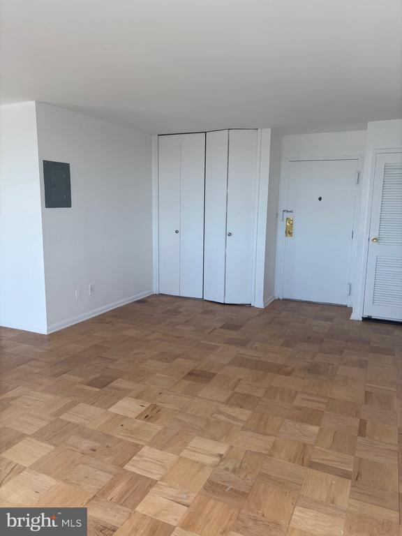 Building Photo - 3450 Toledo Terrace