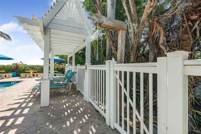 Building Photo - 1603 Gulf Dr N