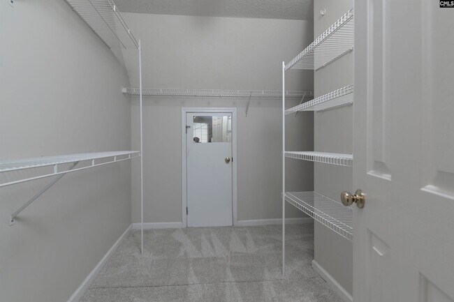 Building Photo - 101 Water Hickory Way