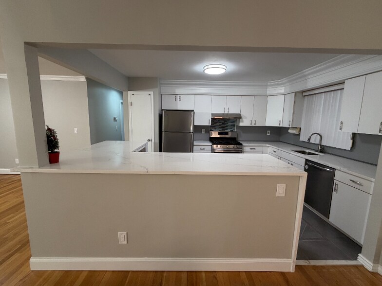 Building Photo - 3832 Hickory St