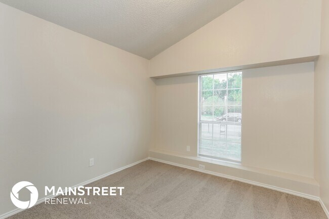 Building Photo - 4104 Hathaway Dr