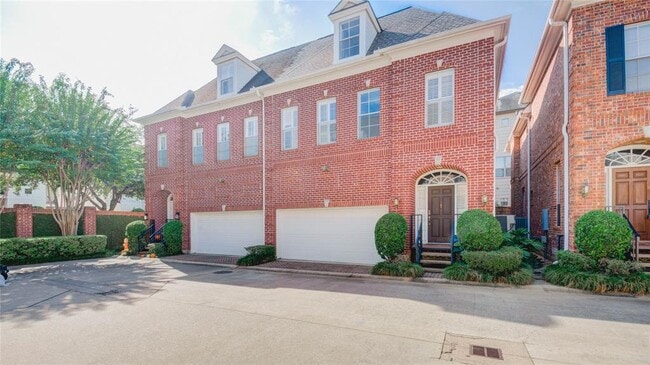 Building Photo - 1812 Staffordshire Crescent