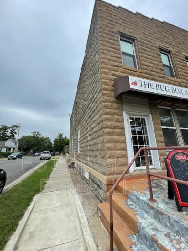 Building Photo - 901 Niedringhaus Ave