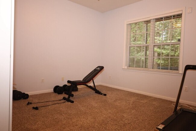 Building Photo - 3 Bedroom Townhome in the Heart of Dulth